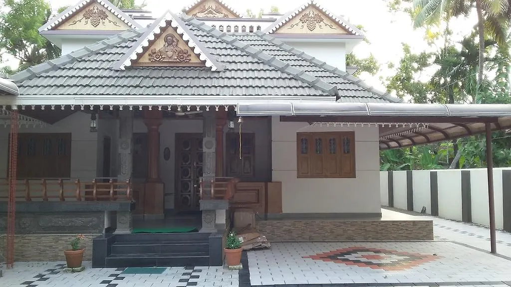 Mom&Pop Thyparambil Heritage Alappuzha Homestay